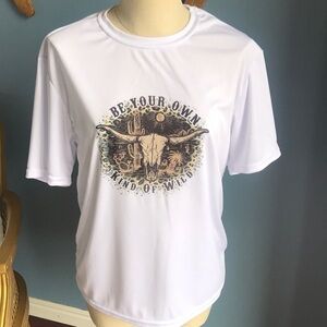 NWT white short sleeves t-shirt, western cow skull rodeo cowgirl country size M